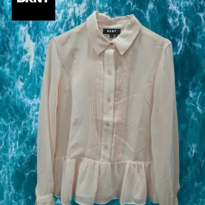 BLUSA  MANGA LARGA DE GASA ROSA PALO Y DETALLES EN PECHO DKNY