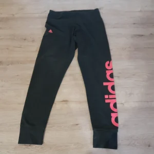 PANTALÓN GRIS CHANDAL