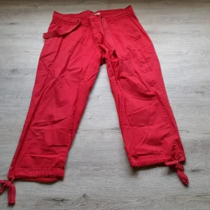 PANTALÓN ROJO PIRATA SEÑORA