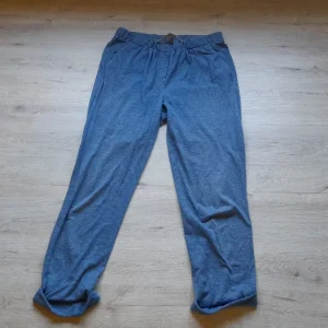 PANTALÓN AZUL JASPEADO TIPO CHANDAL UNISEX