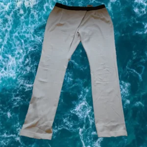 PANTALÓN BEIGE DE VESTIR CON CINTURA NEGRA SEÑORA