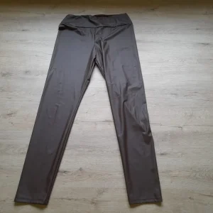 LEGGING MARRON IMITACIÓN POLIPIEL