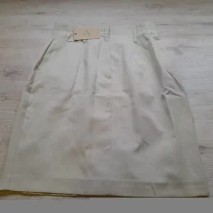 FALDA BEIGE CORTA TUBO