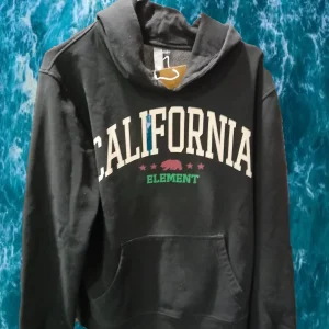 SUDADERA NEGRA CON CAPUCHA Y LOGO