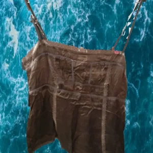 TOP TIRANTES MARRÓN ESTILO LENCERO