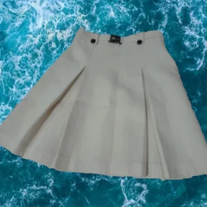 FALDA CORTA BLANCA