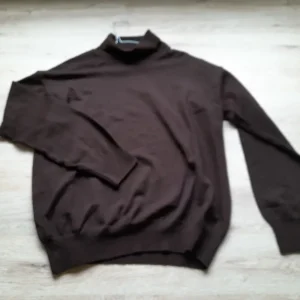 JERSEY MARRÓN CHOCOLATE CUELLO VUELTO