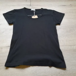 CAMISETA M/C NEGRA
