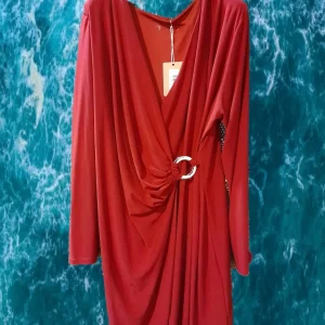 VESTIDO MIDI GRANATE M/L CON DETALLE PLATEADO EN CINTURA