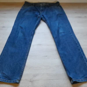 PANTALÓN VAQUERO