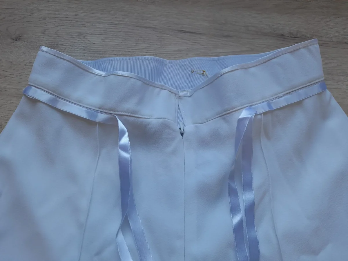 PANTALÓN BLANCO MUJER DE VESTIR CON FORRO Y LAZO PARA CINTURA - Imagen 4