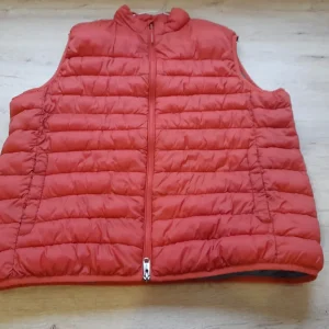 CHALECO PLUMAS IMPERMEABLE ROJO