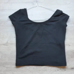 TOP CORTO NEGRO