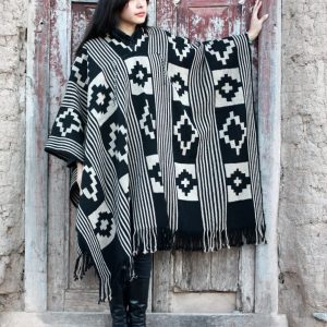 PONCHO ATADO A123 – UN PAÑO TRAMA FINA, URDIMBRE FINA