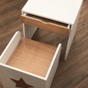 Mini escritorio y banco baúl