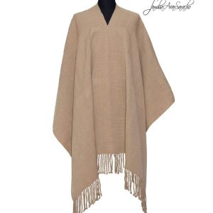 PONCHO DE OVEJA O010/003 BEIGE CON FLECOS BEIGE UN PAÑO – SOLO POR PEDIDO