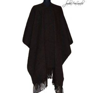 PONCHO DE OVEJA O010/001 NEGRO CON FLECOS NEGRO UN PAÑO – DISPONIBLE