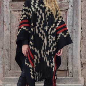 PONCHO ATADO A065/2 – UN PAÑO. TRAMA FINA, URDIMBRE FINA