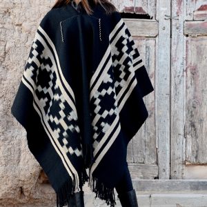 PONCHO ATADO A098 – UN PAÑO TRAMA FINA, URDIMBRE FINA