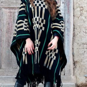 PONCHO ATADO A135/2 – UN PAÑO. TRAMA FINA, URDIMBRE FINA – SOLO POR PEDIDO