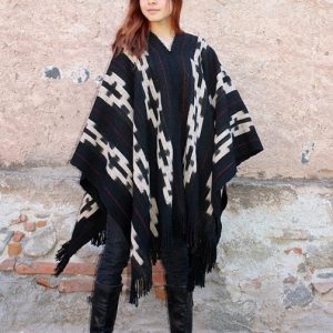 PONCHO ATADO A142 – UN PAÑO. TRAMA FINA, URDIMBRE FINA – SOLO POR PEDIDO