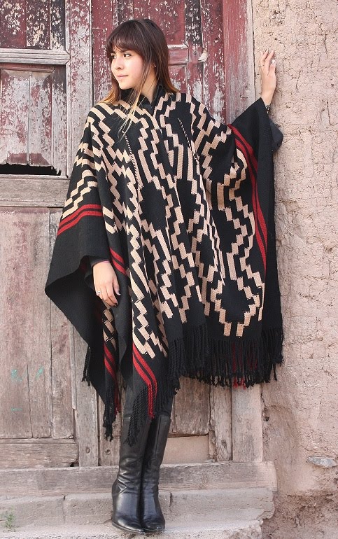 PONCHO ATADO A160 – UN PAÑO. TRAMA FINA, URDIMBRE FINA – SOLO POR PEDIDO - Imagen 2