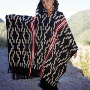 PONCHO ATADO A174/2 – UN PAÑO TRAMA FINA, URDIMBRE FINA – SOLO POR PEDIDO