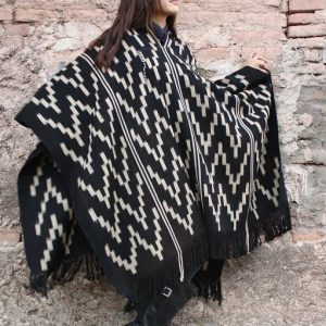PONCHO ATADO A178 – UN PAÑO. TRAMA FINA, URDIMBRE FINA –  SOLO POR PEDIDO