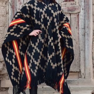 PONCHO ATADO A189/1 – UN PAÑO. TRAMA FINA, URDIMBRE FINA