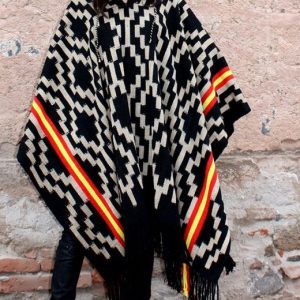 PONCHO ATADO A189/2 – UN PAÑO. TRAMA FINA, URDIMBRE FINA