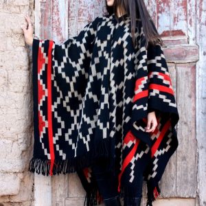 PONCHO ATADO A196 – UN PAÑO TRAMA FINA, URDIMBRE FINA