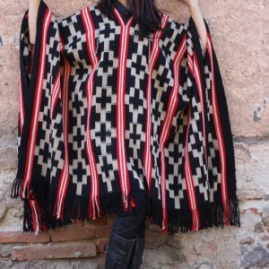 PONCHO ATADO A210 – UN PAÑO TRAMA FINA, URDIMBRE FINA