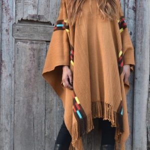 PONCHO ATADO A055 (MANSEROS SANTIAGUEÑOS)- UN PAÑO. TRAMA FINA, URDIMBRE FINA – SOLO POR PEDIDO