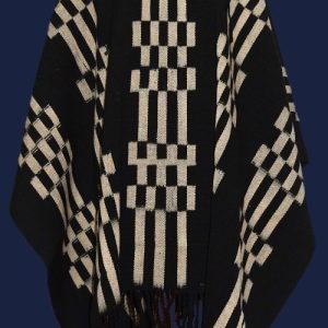 PONCHO ATADO A135/1 – UN PAÑO TRAMA FINA, URDIMBRE FINA – SOLO POR PEDIDO