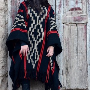 PONCHO ATADO A194 – UN PAÑO. TRAMA FINA, URDIMBRE FINA