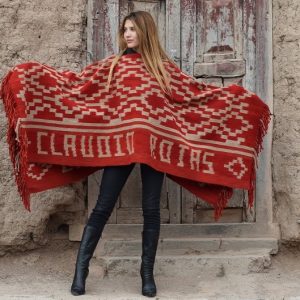 PONCHO ATADO A300/2 – CON NOMBRE, UN PAÑO TRAMA FINA, URDIMBRE FINA