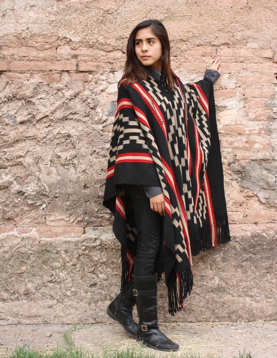 PONCHO ATADO A502, UN PAÑO TRAMA FINA, URDIMBRE FINA - Imagen 2