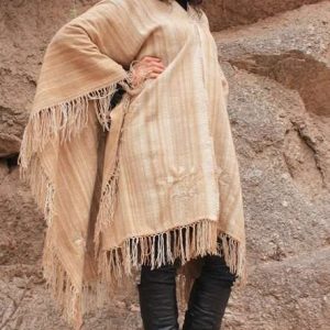 PONCHO DE VICUÑA V103 HILADO MEDIANO, BORDADO – SOLO POR PEDIDO