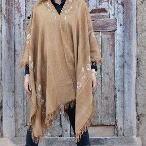 PONCHO DE VICUÑA V105 HILADO FINO, BORDADO – SOLO POR PEDIDO