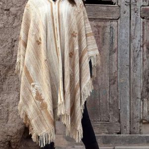 PONCHO DE VICUÑA V108 HILADO MEDIANO, BORDADO – SOLO POR PEDIDO
