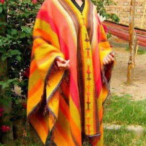 PONCHO DE OVEJA O544 RECREACIÓN ALTOPERUANO – SOLO POR PEDIDO