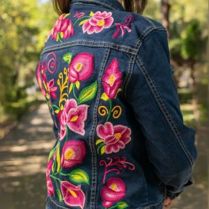 Chamarra Mezclilla con Flores Rosas con Amarillo