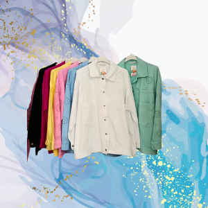 Chaqueta vaquera curvy troquelada y bordada