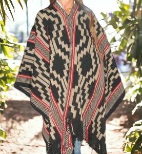 PONCHO ATADO A043 – UN PAÑO TRAMA FINA, URDIMBRE FINA – SOLO POR PEDIDO