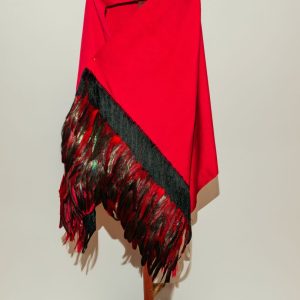 Rebozo en Color Rojo de Plumas